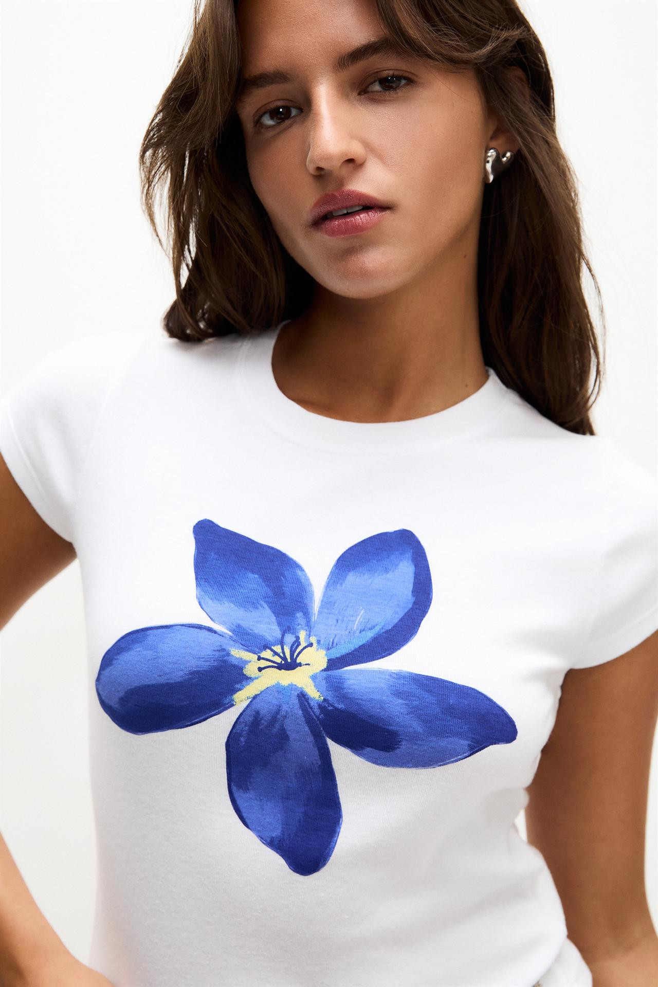 T-shirt manches courtes fleur | PULL and BEAR FR