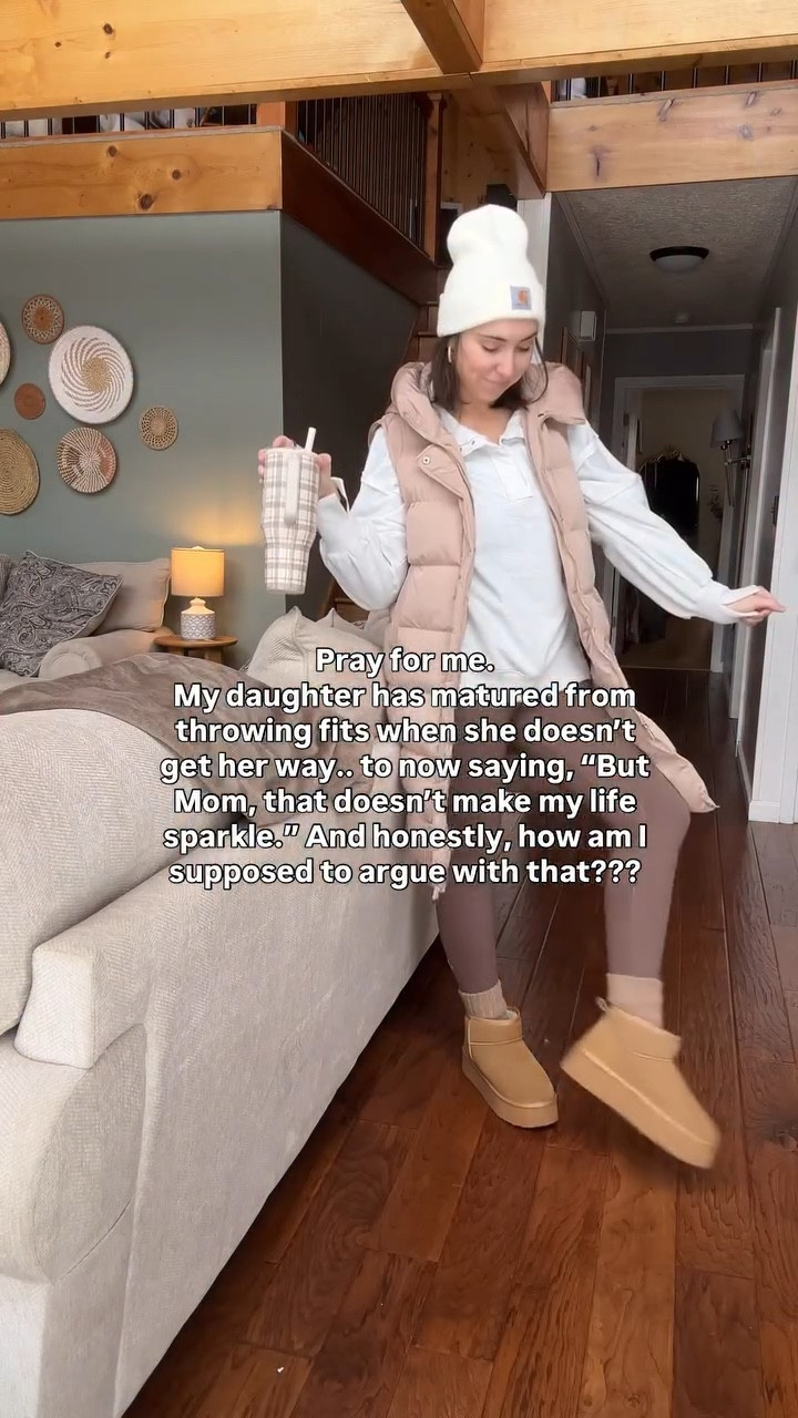 Advice from my veteran fellow girl moms is always welcome + encouraged 🫣🥲💖

Hope you’re doing something that makes your life sparkle today 🤪✨