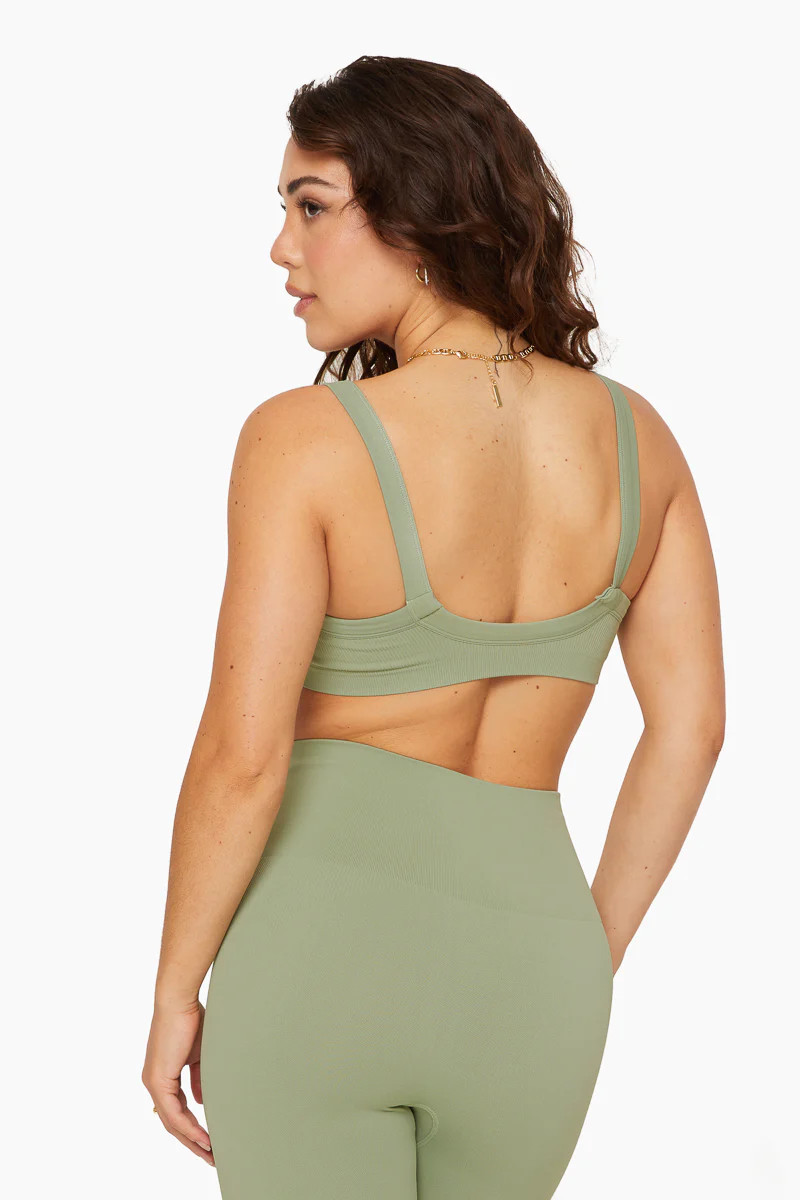 SCULPTFLEX® LOW BACK CAMI BRA 
                            matcha | SET Active