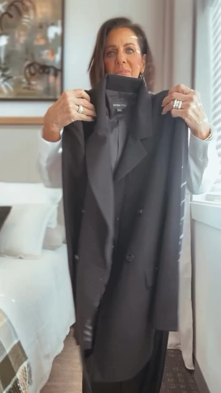 Styling this gorgeous @loft black blazer two different ways.

A black blazer is definitely a classic piece in my closet.  It’s so versatile whether you’re wearing it more casual or elevated.

#styleover60fashion 
#styleover60 
#blazerstyle
#grwmoutfit 
#over60style

#LTKOver40 #LTKootd #LTKgrwm