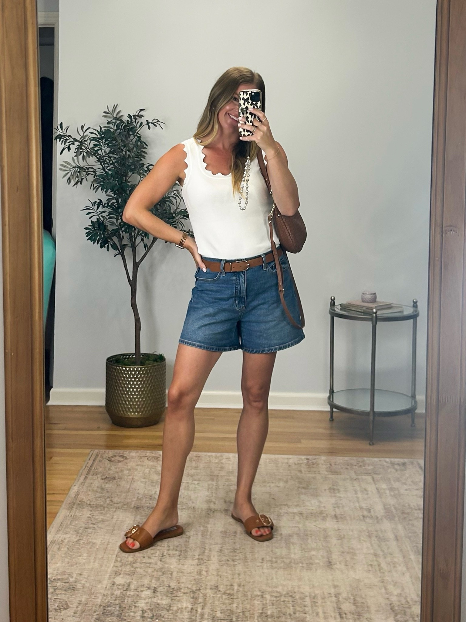 Outfit of the day for lunch for my girlfriends! M in the top! Shorts sold out but found similar style!

#LTKdayinmylife #LTKootd #LTKSaleAlert