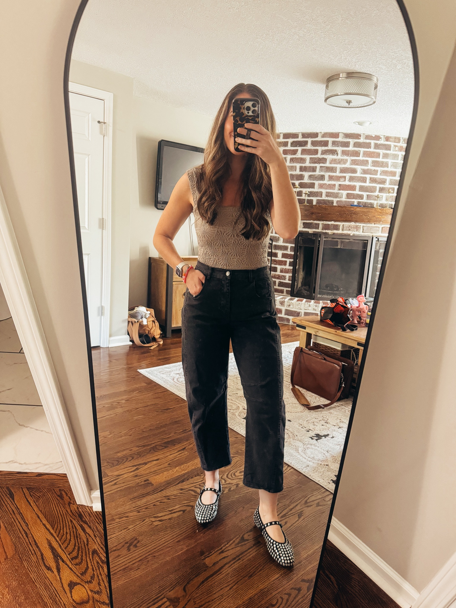 Casual fall transition outfit! Loving the barrel jean trend. Linking my top and shoes. I am wearing the size XS/S in the top. Jeans are shop metallic market! In a size small. 

#LTKShoeCrush #LTKStyleTip #LTKSeasonal