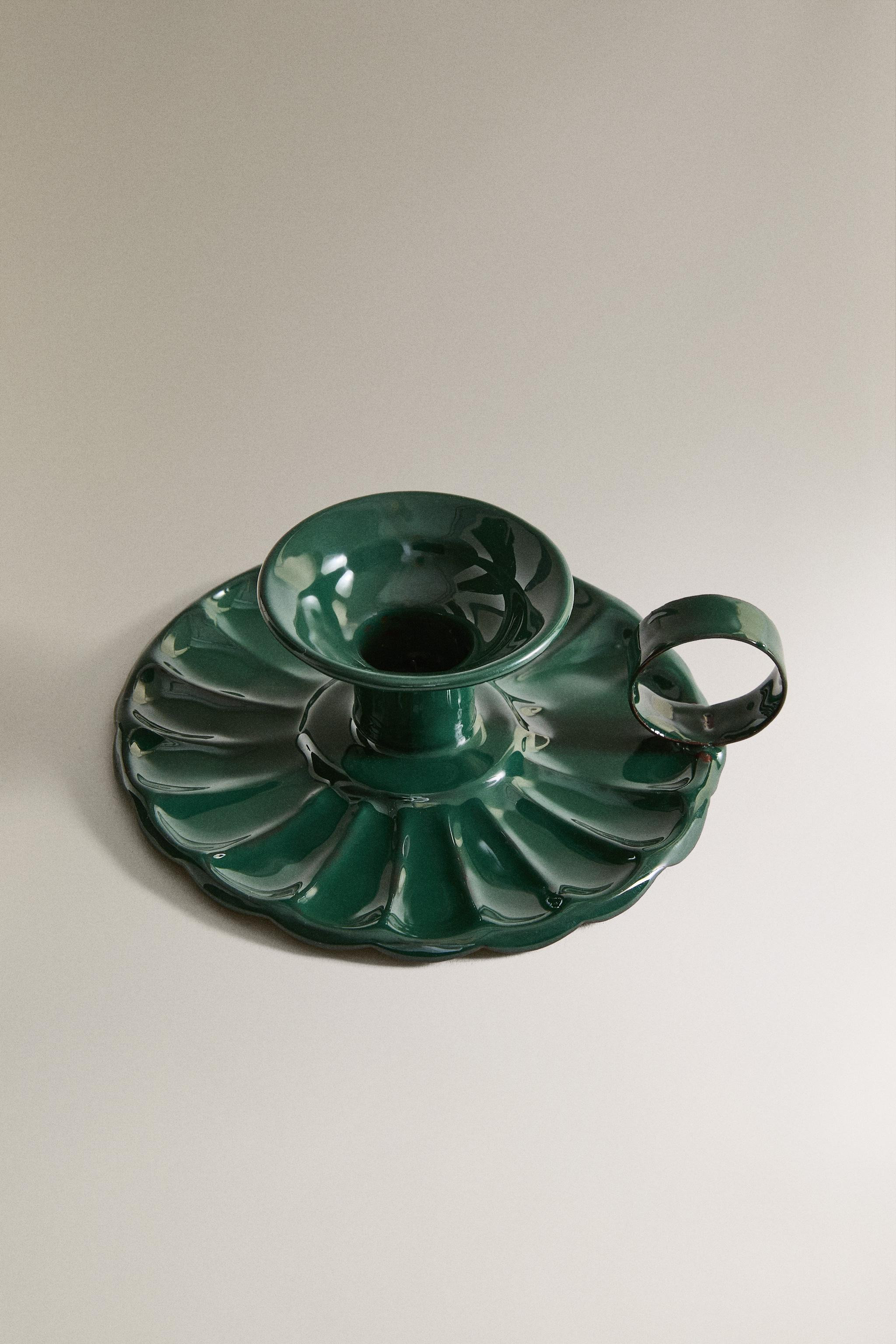 IRON CHRISTMAS CANDLESTICK WITH WAVY PLATE | Zara UK