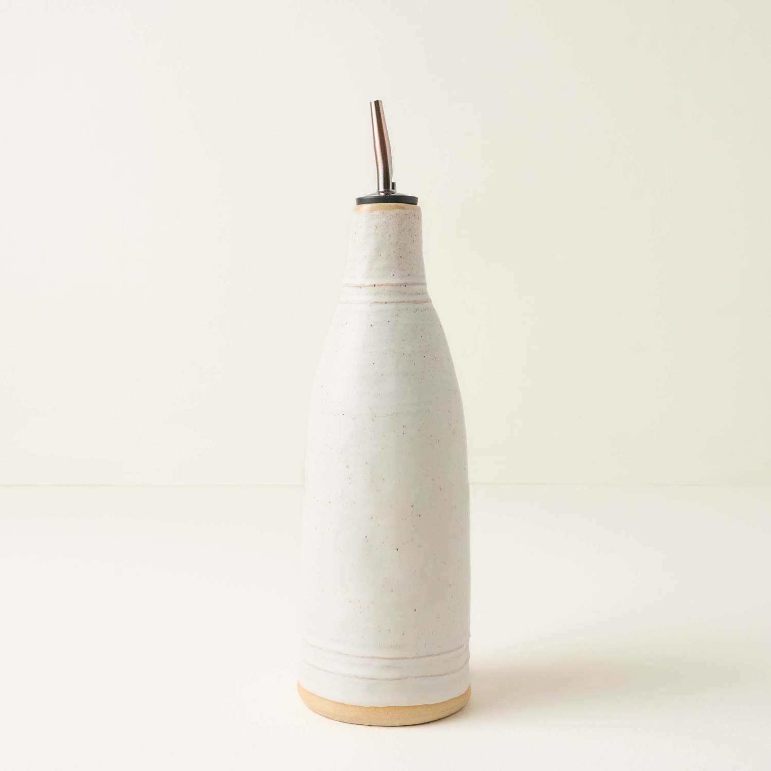 French White Speckle Oil Pour | Magnolia