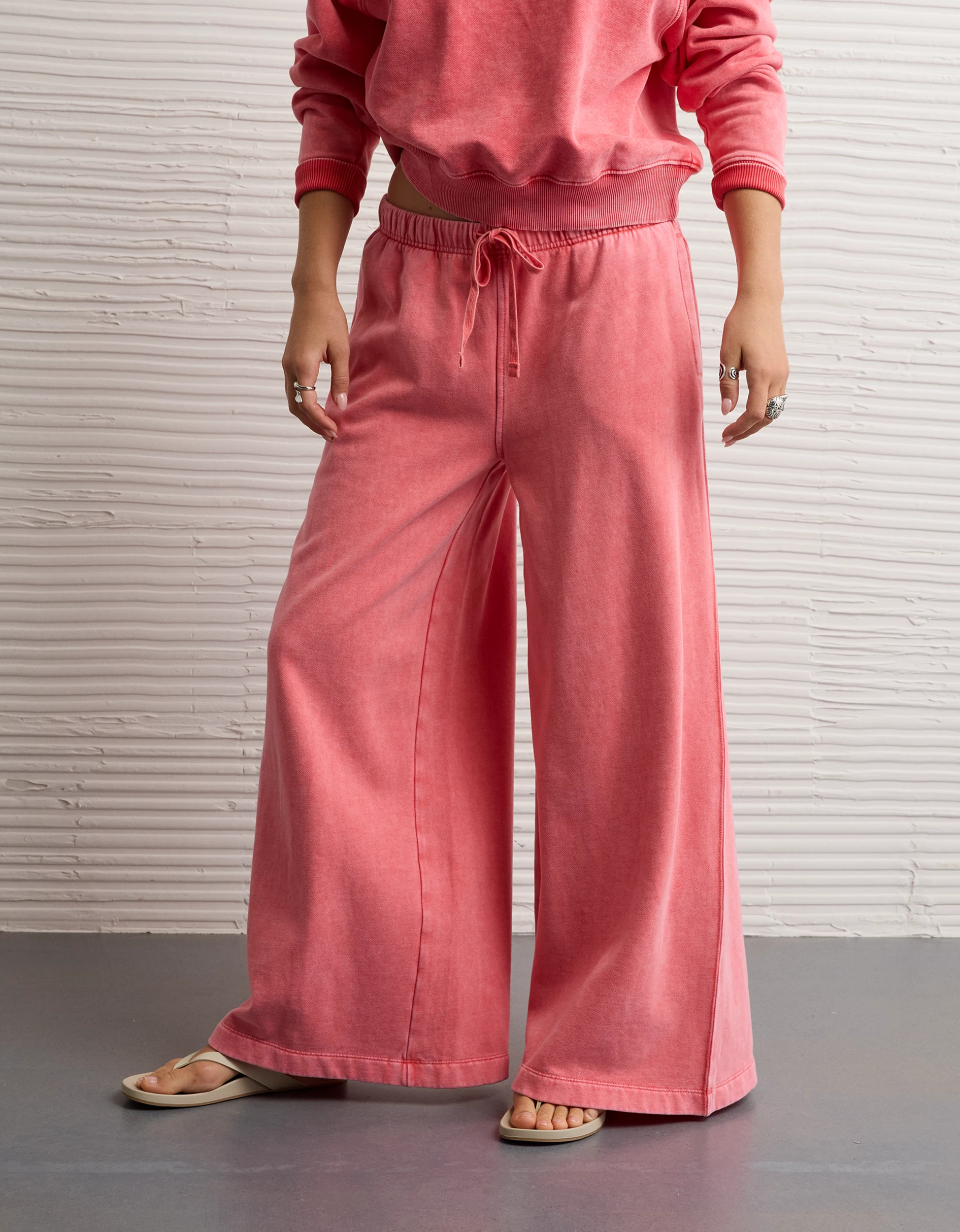 AE Everyday Luxe Wide-Leg Sweatpant | American Eagle Outfitters (US & CA)