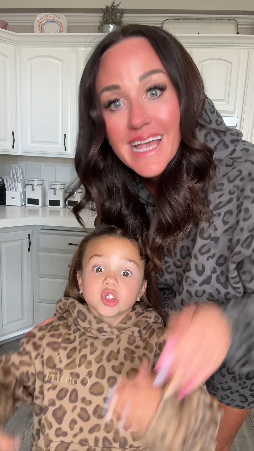 Comfrt kids and this new leopard 😍

#LTKSaleAlert #LTKFamily #LTKKids