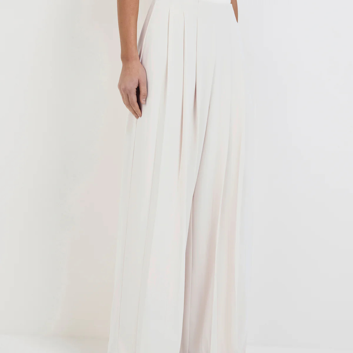 ADELE PANT | Sheike (Australia)