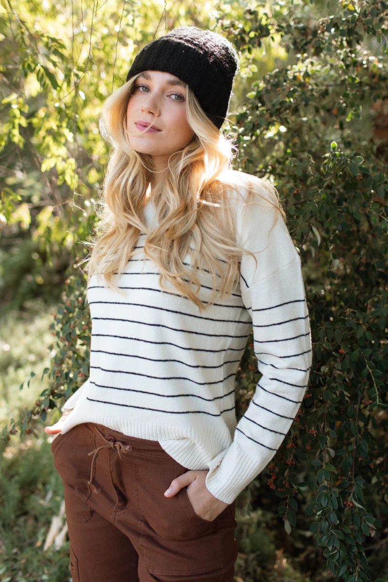Cheyenne Pullover | Carly Jean Los Angeles