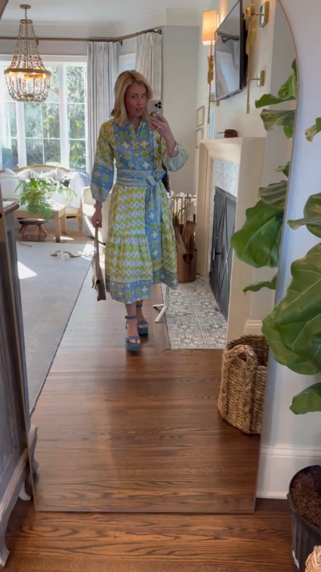 Are you kidding me? Sue Sartor has done it again! I’m wearing an extra small and 8 in the heels.

Use my code mixandmatch15

#LTKmomlife #LTKdayinmylife #LTKOver40