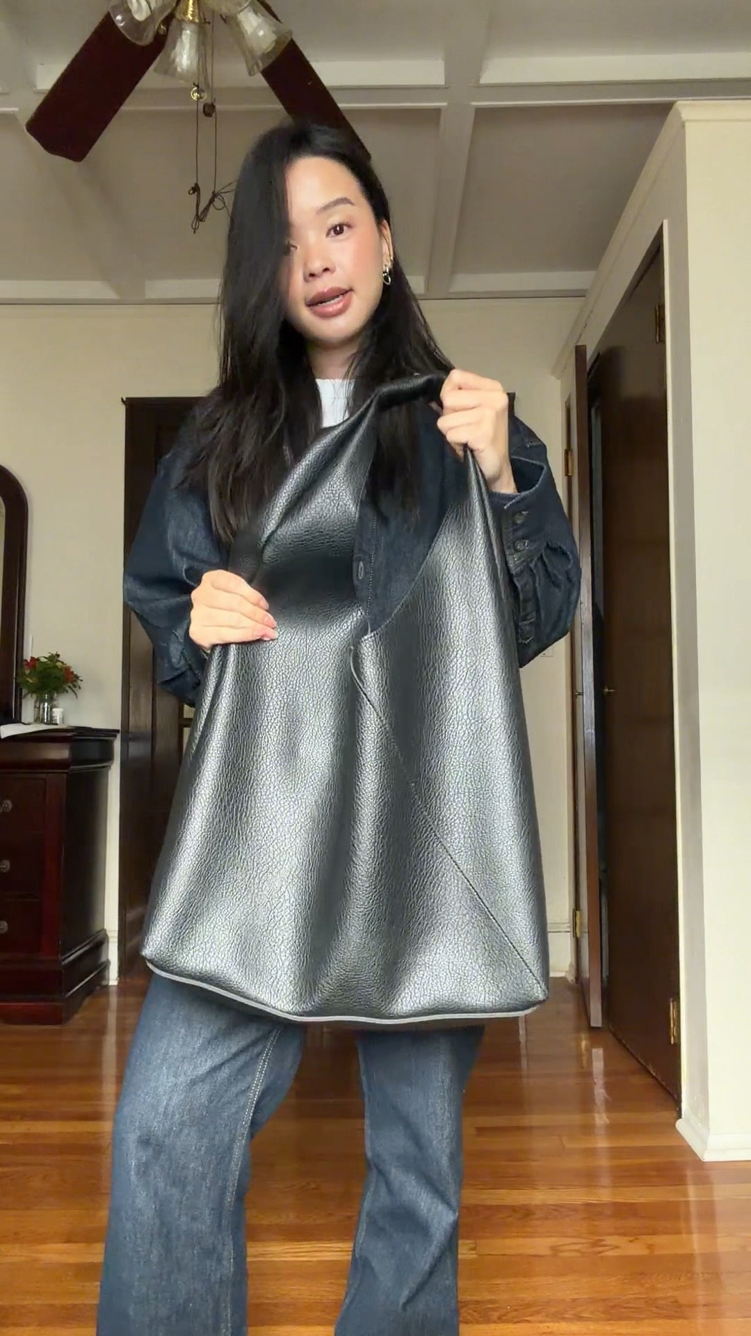 Banana Republic slouchy tote bag currently on sale for $45

#LTKTravel #LTKItBag #LTKFindsUnder50