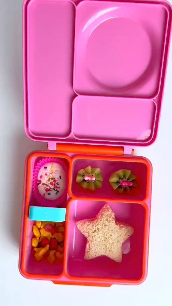 The Omie box is a perfect lunchbox option if you like a bento style lunchbox. It’s easy to carry and open. Has deep compartments for looks of food options or large shaped foods. It’s leak proof and the rubber seal is removable for easy washing. The thermos is also removable to keep foods hot & cold 😊🍎. 

#LTKSeasonal #LTKKids #LTKBacktoSchool