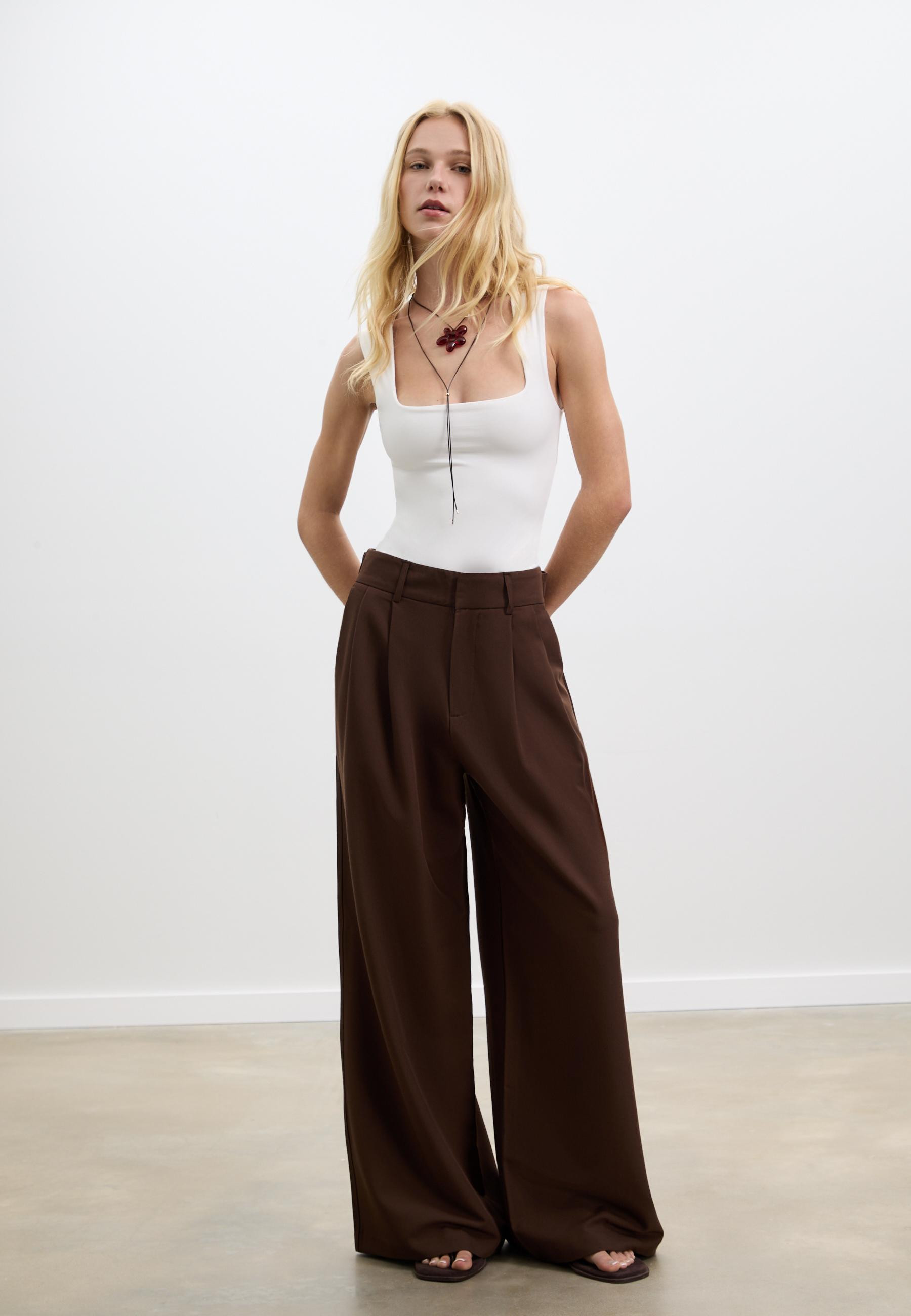 Super wide-leg adjustable trousers - Women's fashion | Stradivarius United Kingdom | Stradivarius (UK)