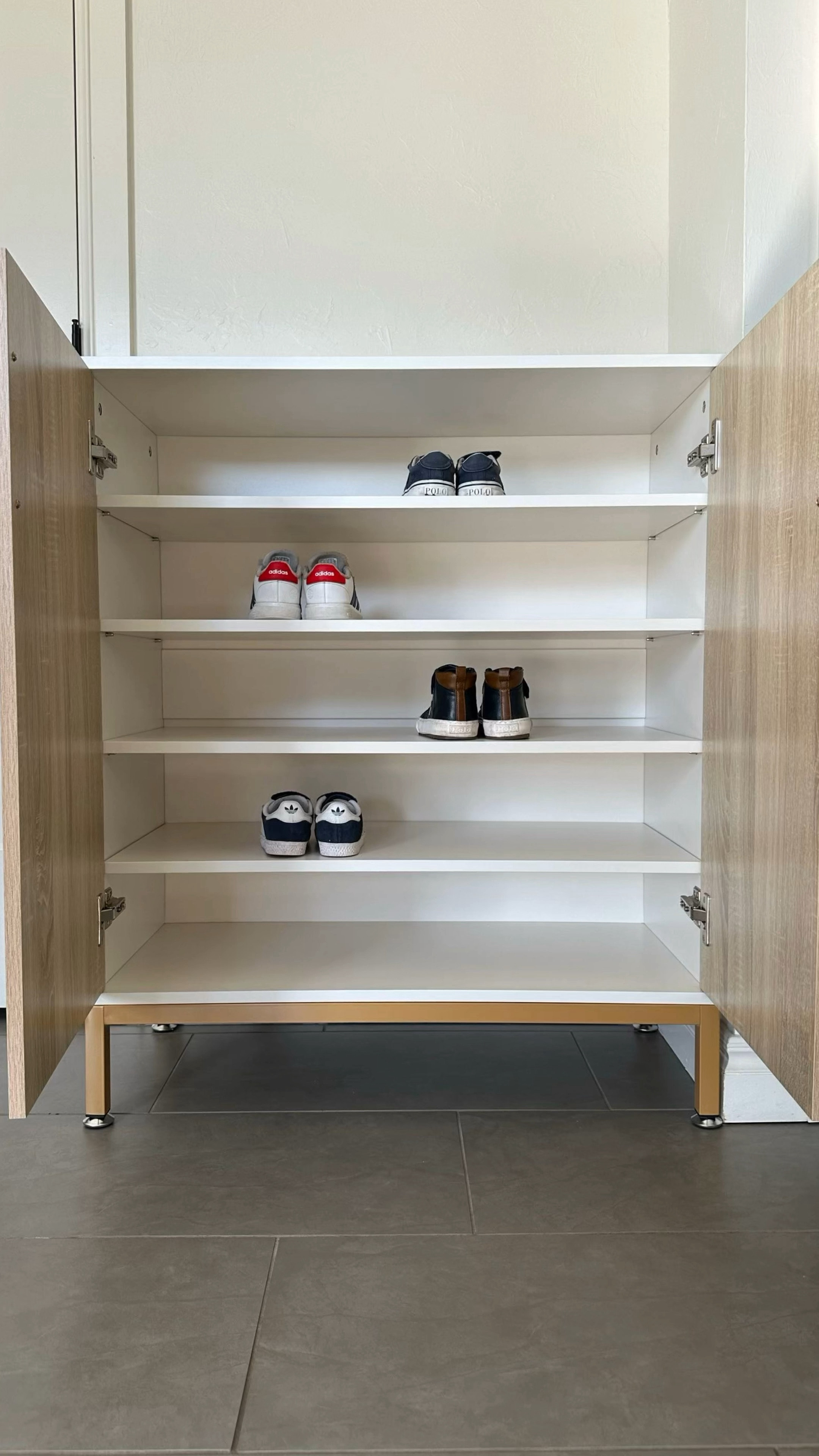 Worth the hype 👏🏻
Amazon
Amazon furniture 
Amazon find
Shoe storage 
Shoe organizer 
Shoe organization 

#LTKVideo #LTKhome