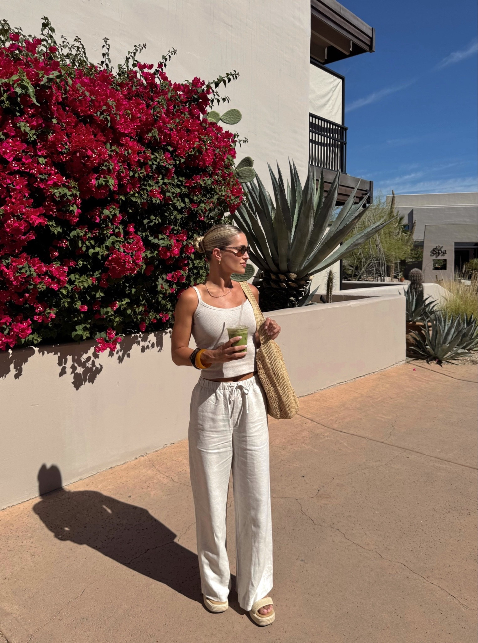 My go to linen pants! Entire outfit is @Aritzia 🤍

#LTKootd #LTKTravel