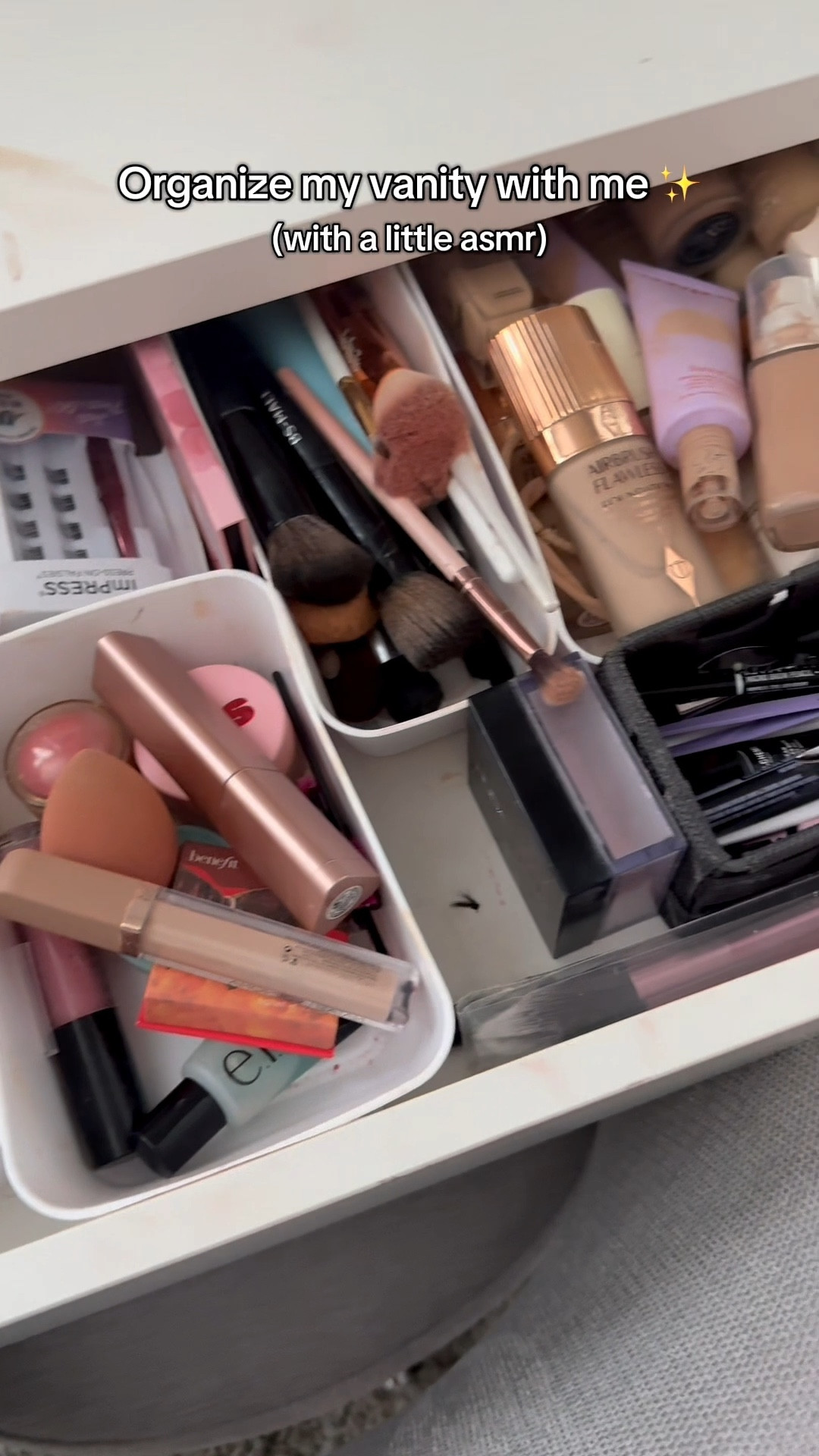 Organize my makeup vanity with me as a professional makeup artist ❤️ #organize #makeup #makeupartist #beauty #makeuproutine

#LTKmorningroutine #LTKBeauty #LTKgrwm