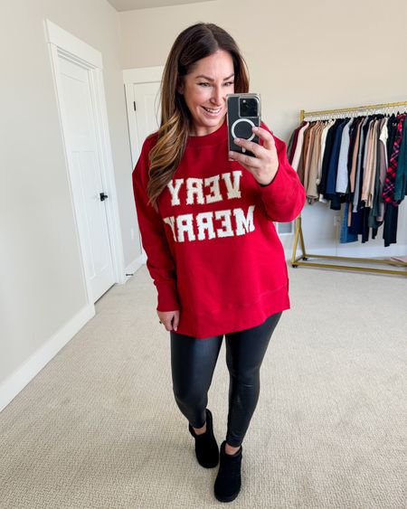 Christmas Sweater Outfit

Fit tips: sweater tts, L // leggings tts, L

Fall fashion  Christmas sweater  winter fashion  winter outfit  very merry sweater  

#LTKHoliday #LTKmidsize #LTKover40