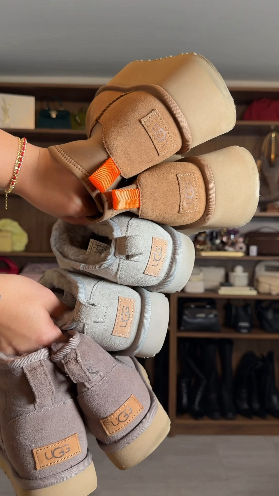 My fav shoe for the fall and winter is def a pair of uggs to keep me warm while in style ❄️✨

#LTKCyberWeek #LTKMidsize #LTKSeasonal