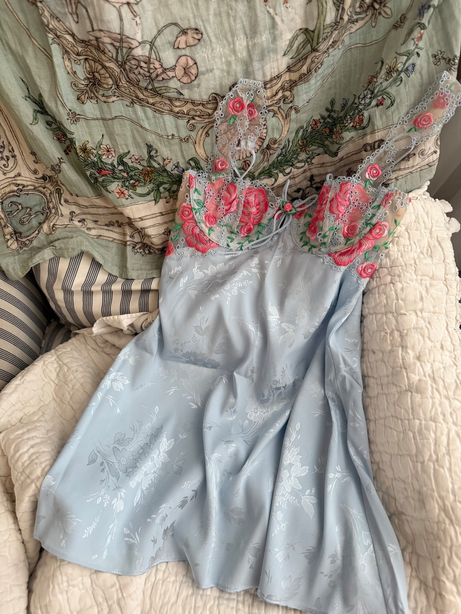 Obsessed with this little slip dress 