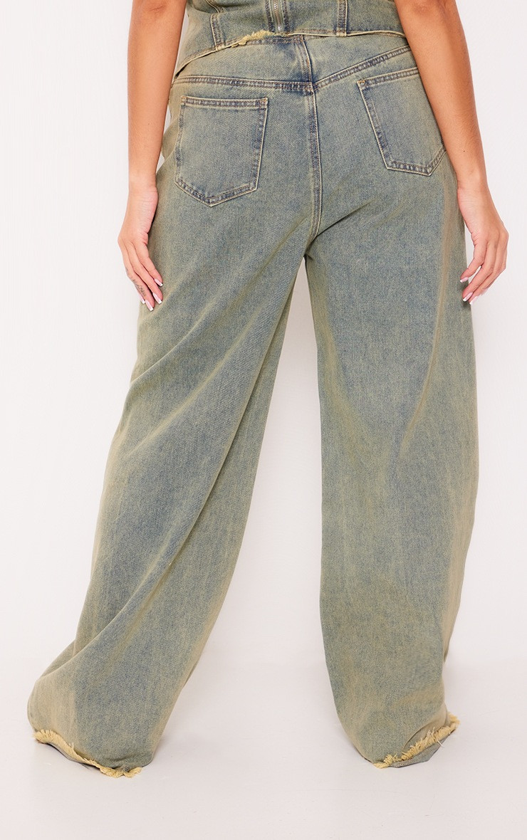 Plus Vintage Wash Frayed Waistband Detail Wide Leg Jeans | PrettyLittleThing US