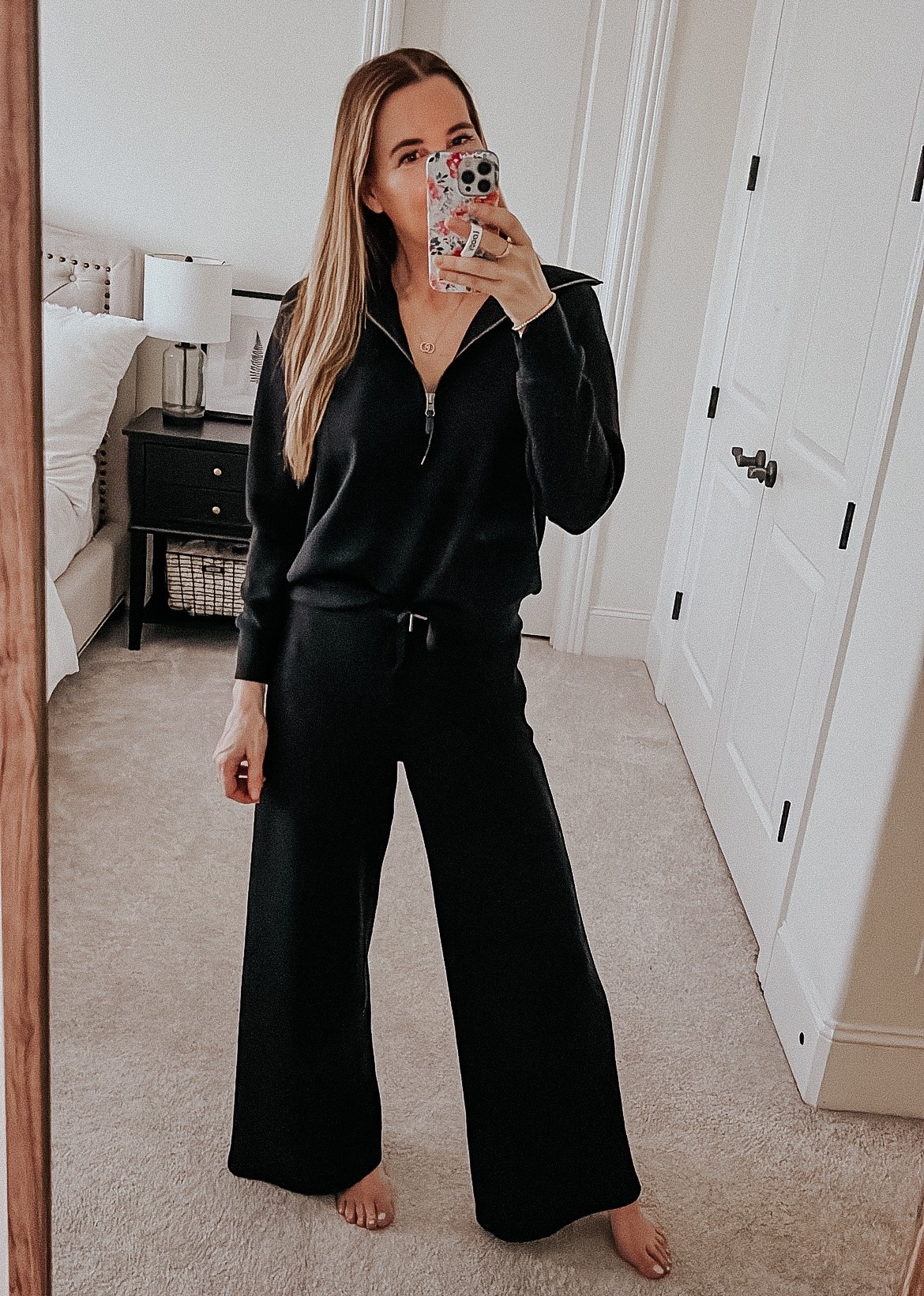 Huge news!! The @spanx set I live in is 20% off in the LTK app! It’s so incredibly soft. And a dream to travel in. ✈️