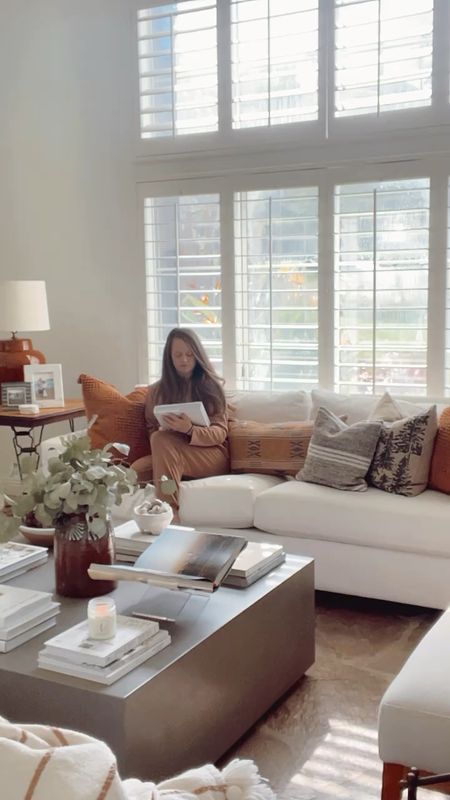 This is such a comfortable couch! 

We’ve had our York Square Arm Sofa from Pottery Barn for a few years now and I LOVE it! 

This is the larger, (Grand Sofa 95”) two seater size. Fabric is Slub Cotton/White 👍🏻

#couch #sofa #livingroom