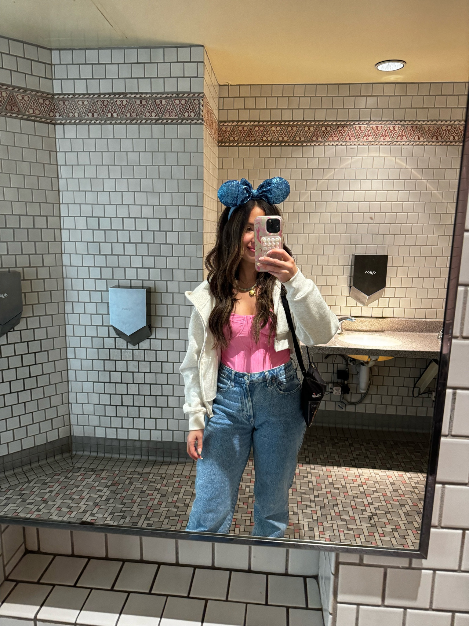 My Disney outfit from yesterday!! 🥹😇

Seasonal, spring, vacation, mom style, Good American, Abercrombie, vacation style 

#LTKfindsunder100 #LTKstyletip #LTKSeasonal