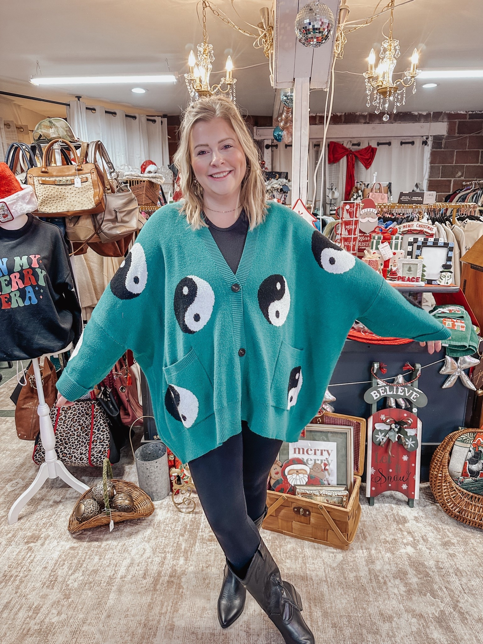 Dressed in Lala


#LTKMidsize #LTKgrwm #LTKootd