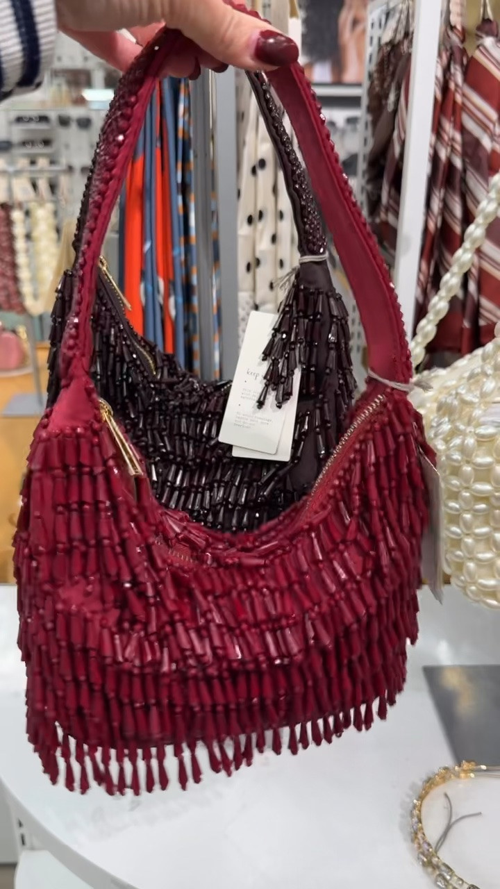 The cutest holiday handbags & clutches dropped at target! 🎯 ✨🥂