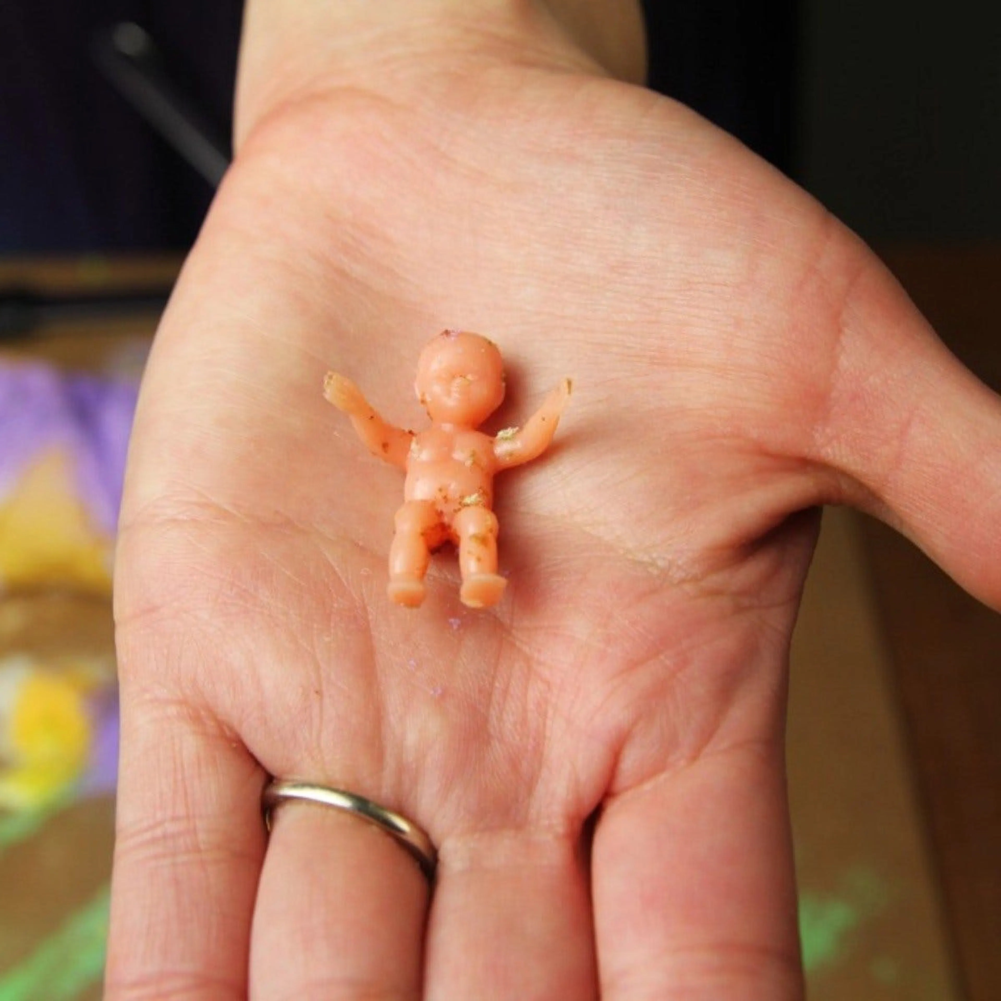 Gambino's Traditional King Cake Kit by Gambino's Bakery King Cakes | Goldbelly | Goldbelly