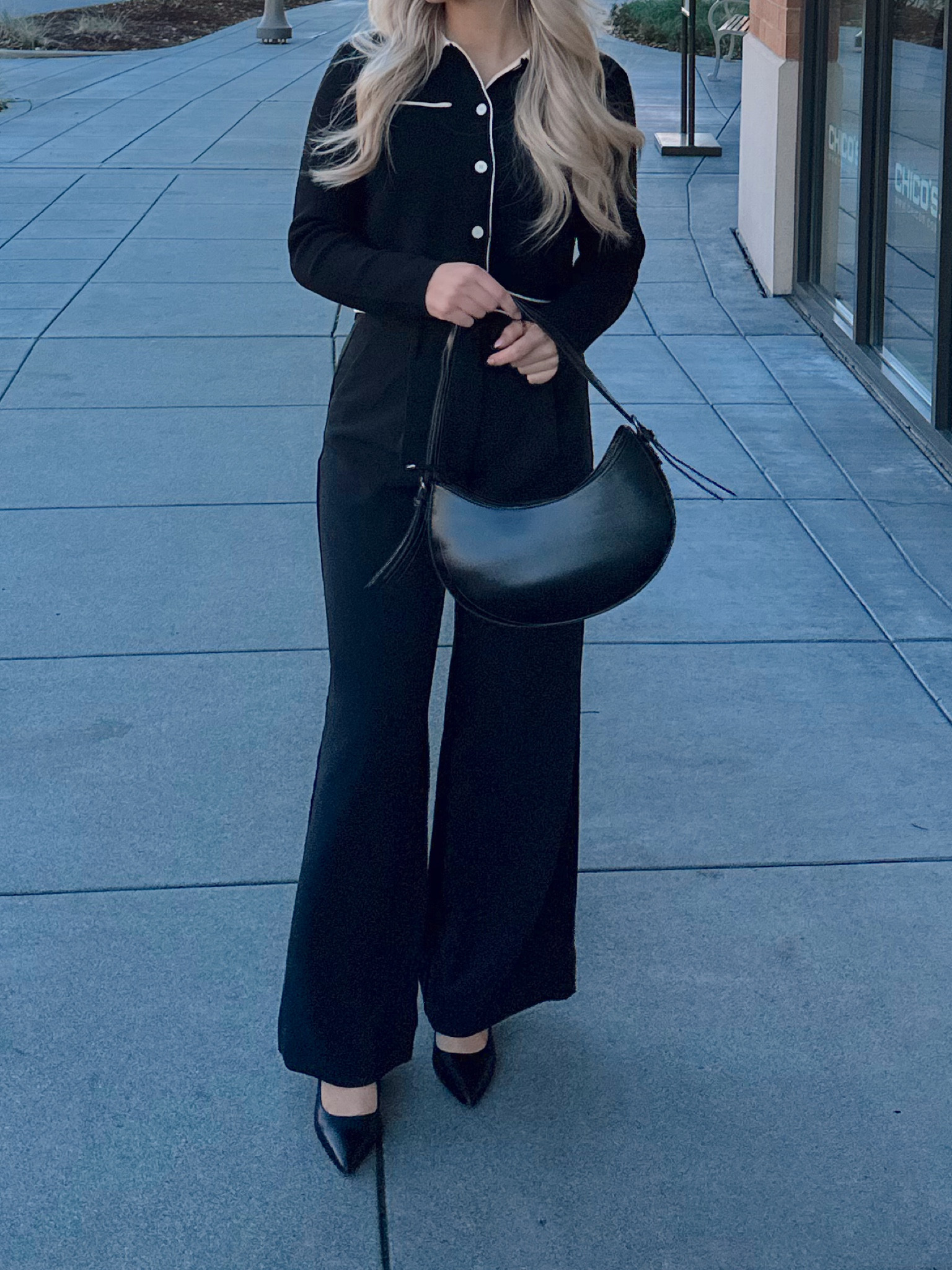 Obsessed with this cardigan 🖤 
Cardigan: Wearing size small  
Trousers: Wearing size 25 (I sized down one size) 

#LTKSeasonal #LTKstyletip #LTKfindsunder100