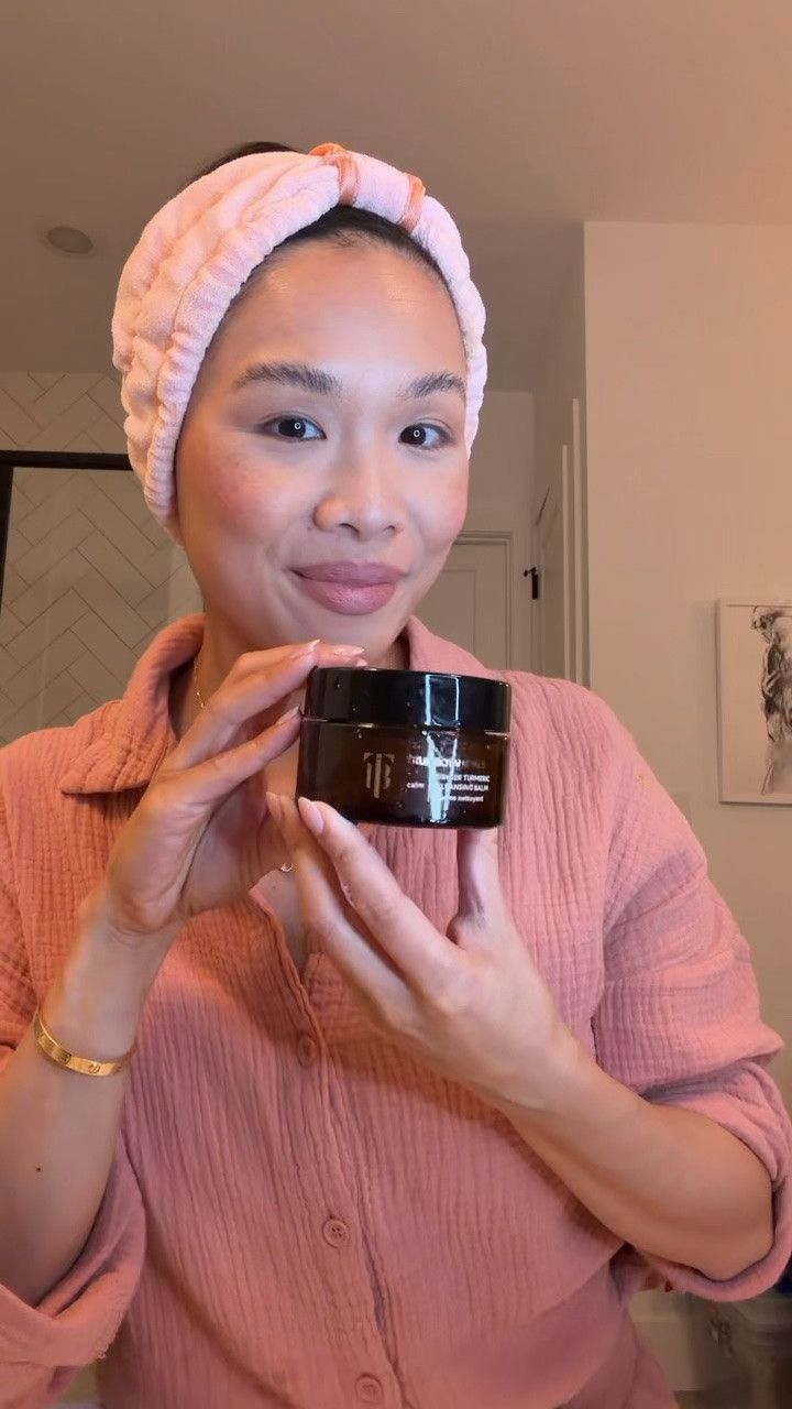 Cleansing my face at the end of the day! Using ginger tumeric cleansing balm and my Elemis superfood. Linking outfit and towels, too.

#LTKselfcare #LTKBeauty