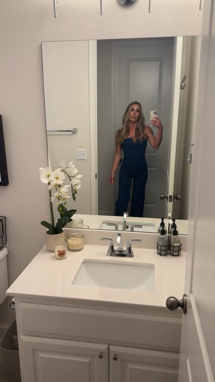 Vici denim jumpsuit 😍

#LTKVideo #LTKstyletip #LTKfindsunder100