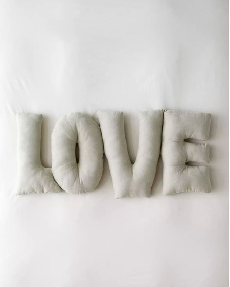 Love body pillow 🤍 


bedroom decor, throw pillow, dorm decor, Valentine’s Day

#LTKU #LTKhome #LTKGiftGuide