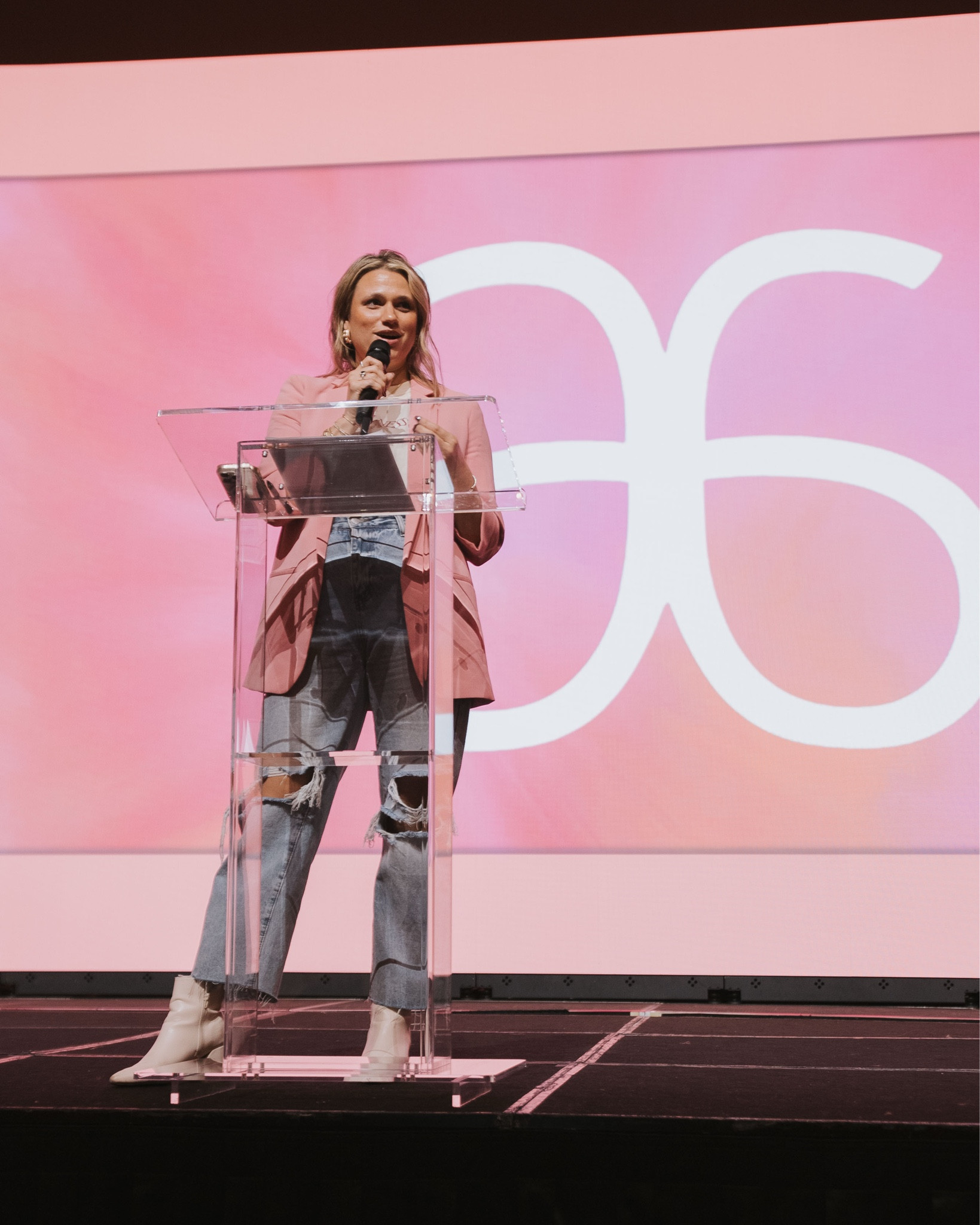 Y’all are never gonna believe where these jeans came from 🤪 they are the best + comfiest pair I own (yes even better than Abercrombie!) also I’ve worn this blazer so many times in the last 4 years I’ve lost count!!  Think Elle Woods vibes 🩷 perfect outfit for a work conference where you want to look professional but also cute & trendy!

#LTKWorkwear #LTKFindsUnder50 #LTKFindsUnder100