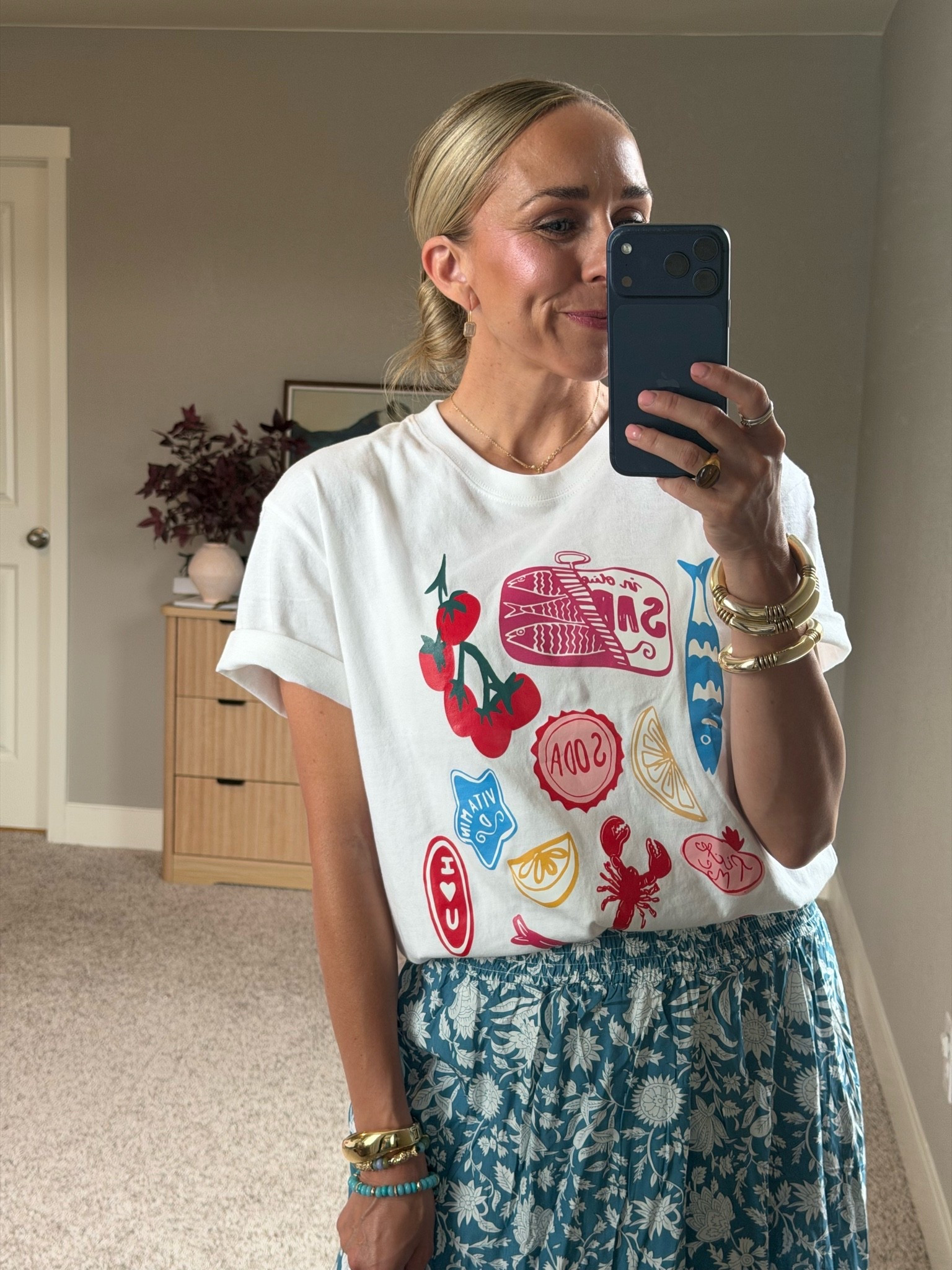 The cutest graphic t shirt! 

I am a size small too and 2 or 26 bottoms.

#LTKootd #LTKgrwm #LTKmomlife