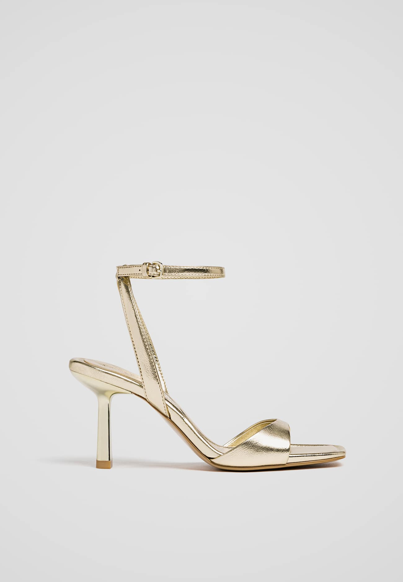 We will let you know when it is available | Stradivarius (UK)