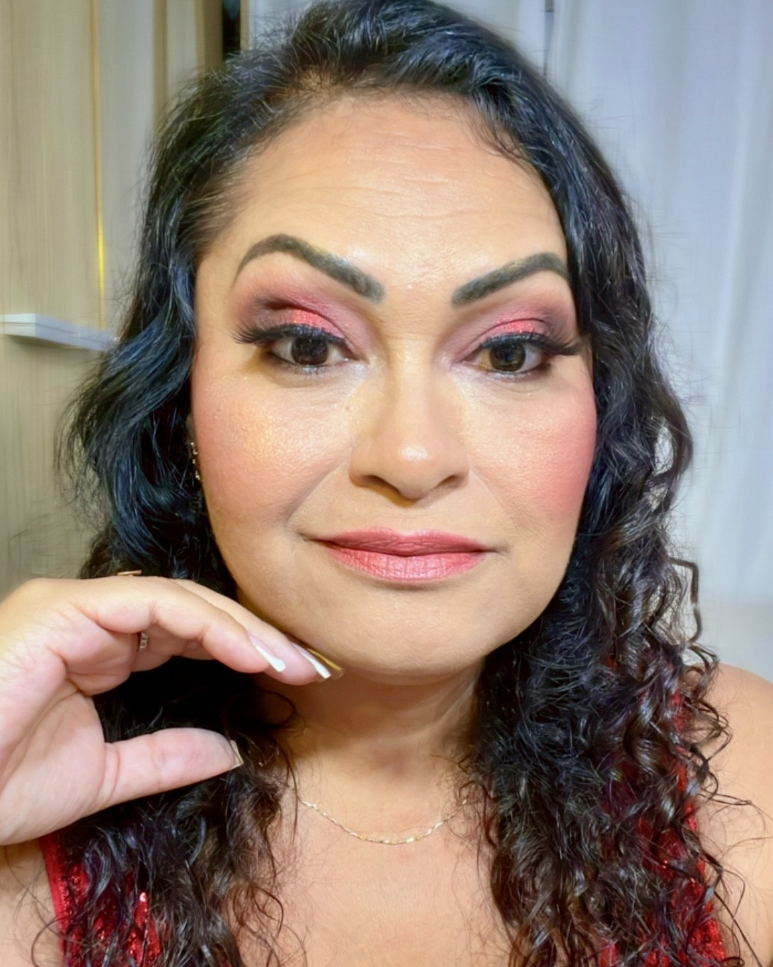 O batom realça nossa beleza de uma forma especial, seja ele em tons claros ou escuros eu amo esses tons das Fotos em várias ocasiões .

#DesafioLTKCon24

#LTKbrasil #LTKbeauty