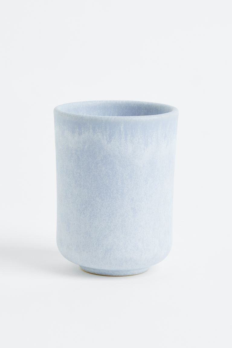 Large stoneware cup | H&M (US + CA)