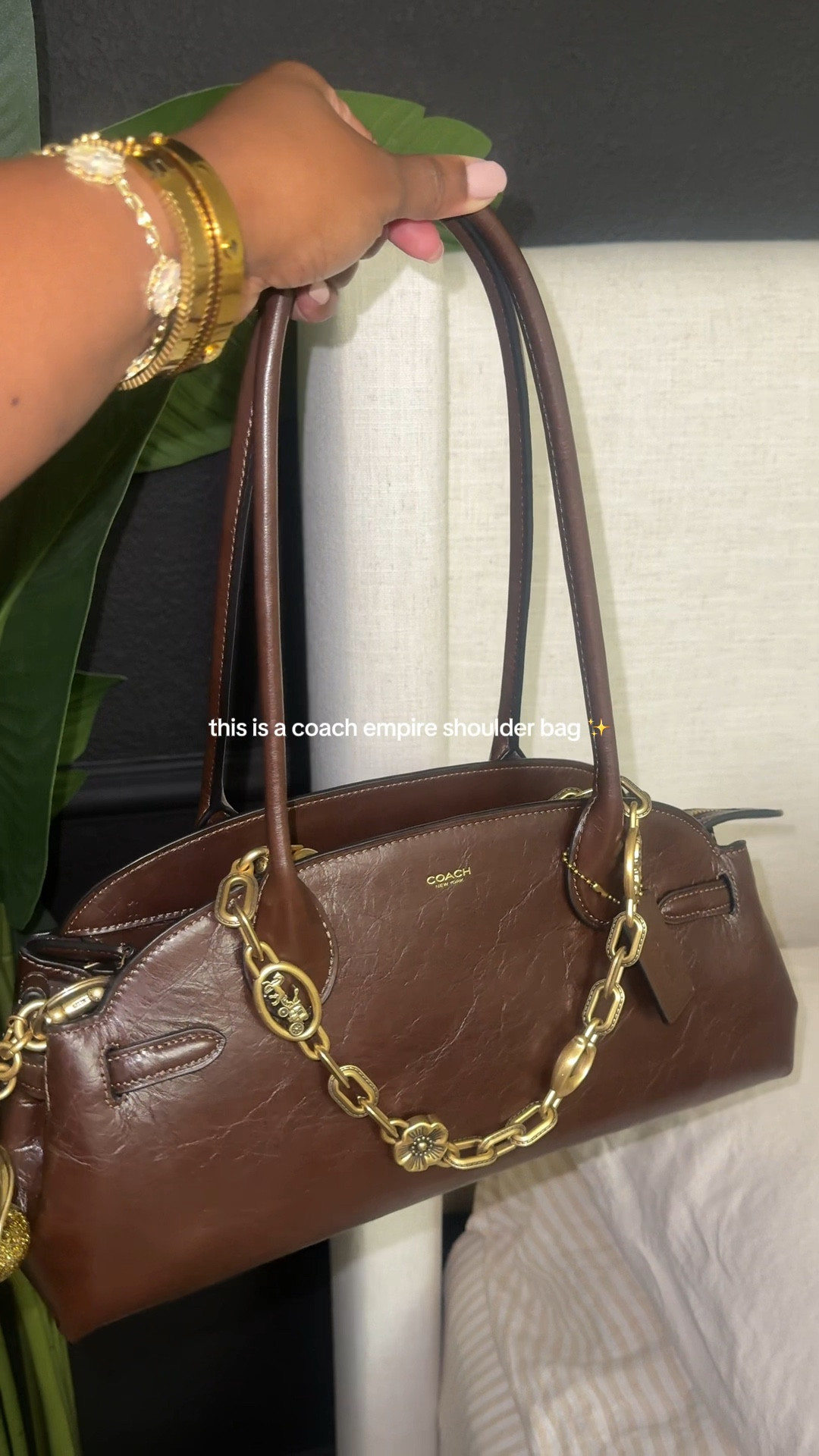 Coach Empire 🍫
.
.
#coachgirlie
#coachbag

#LTKGiftGuide #LTKWorkwear #LTKStyleTip