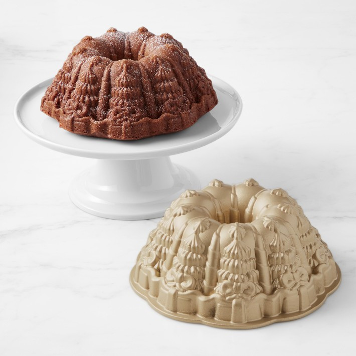 Nordic Ware Nonstick Cast Aluminum Very Merry Bundt Cake Pan | Williams-Sonoma