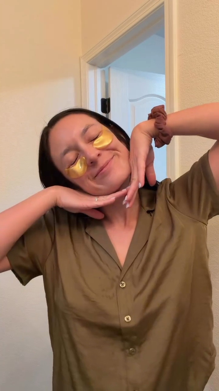 Book Nook Diaries. It’s time to catch up! 
I read the compound for a book club. Where reality tv meets a novel 🤝 it would make for great discussions whether or not you’d do this and to what extent. 

I’m loving these satin green pajamas for summer from .targt. Wearing a small. They come in a buttery yellow color too.  @target & I snagged these @graceandstella eye patches to try! 

#booknookstagram #momswithhobbies #momswhoread #postbedtimeroutine #whenthekidsareasleep

#LTKdayinmylife #LTKmomlife #LTKootd