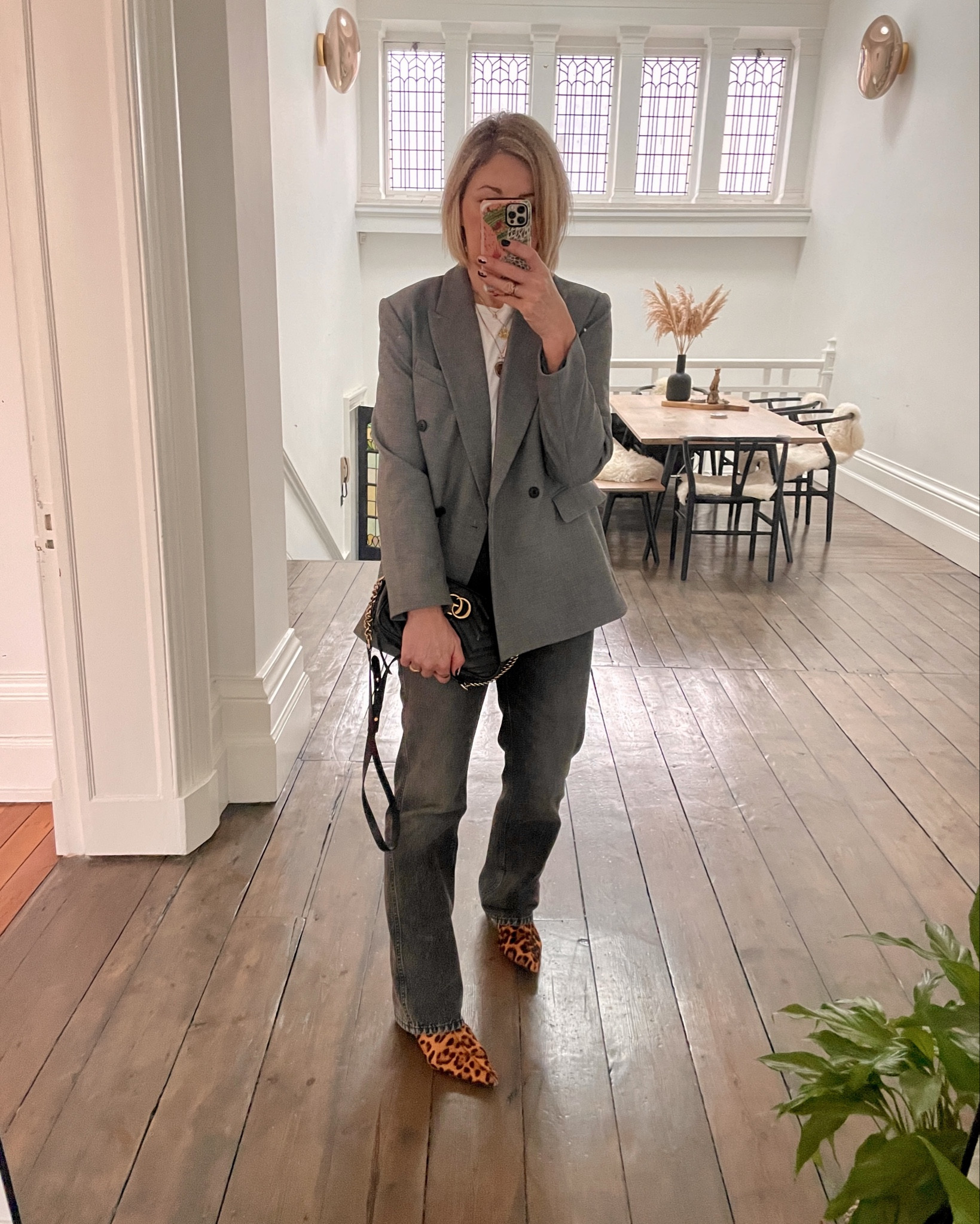 My fave blazer lately. Love this look. Greg on grey and a touch of leopard. 👌

#LTKstyletip #LTKbag #LTKspring