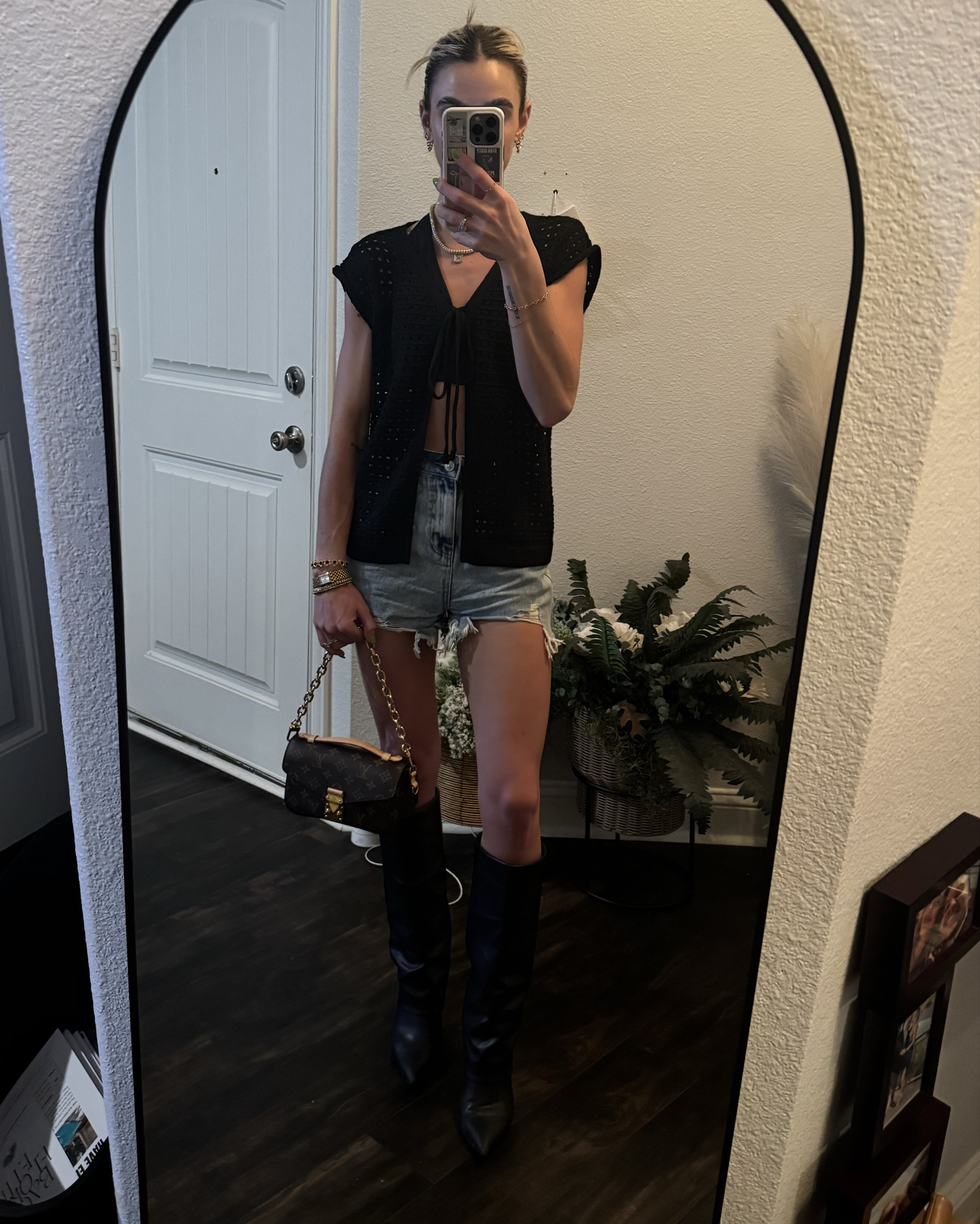 Boots with shorts is one of my favorite go-to dinner looks✨🖤❤️
#datenight #datenightootn #outfitofthenight #trendyfashion #springfashion #ootd

#LTKStyleTip #LTKSaleAlert #LTKFindsUnder100