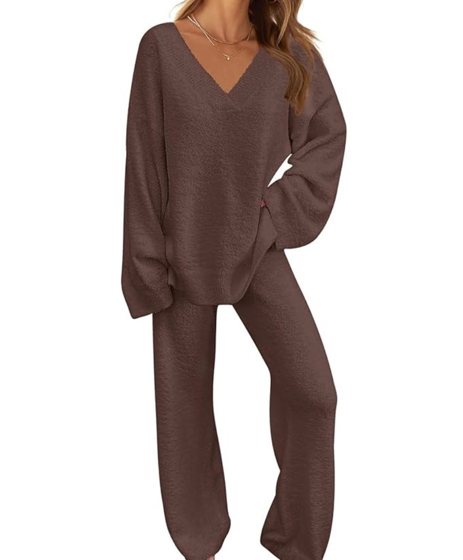 Lounge sets


#LTKmomlife #LTKdayinmylife #LTKfitnessgoals