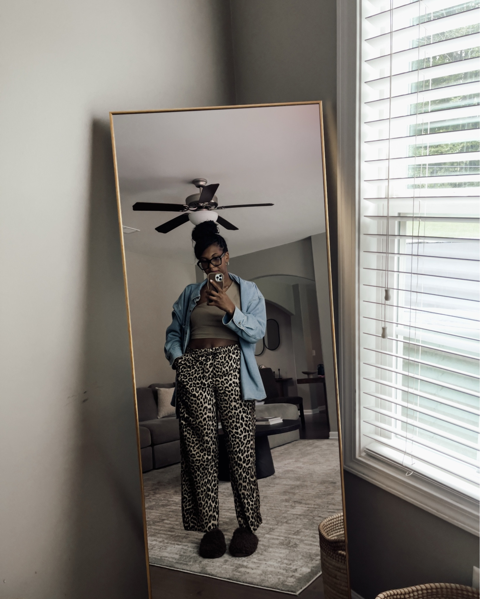 Fall cozy feels
#fallvibes #falldecor #falllooks #livingroomdecor #coffeetable


#LTKTall #LTKHome