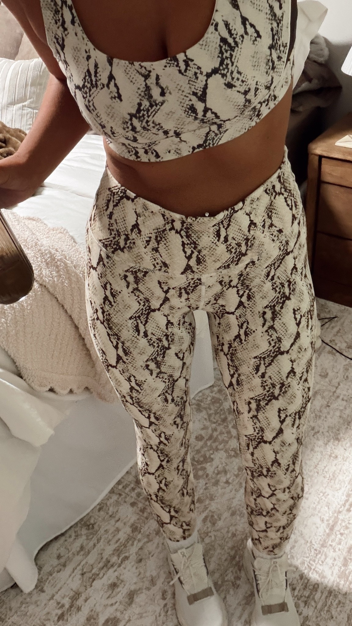 today’s gym OOTD! lovee this print, this set fits so good and the top has adjustable straps. i’m in a size S top, M leggings. fabletics @Fabletics #fableticspartner

#LTKootd #LTKfitnessgoals #LTKActive