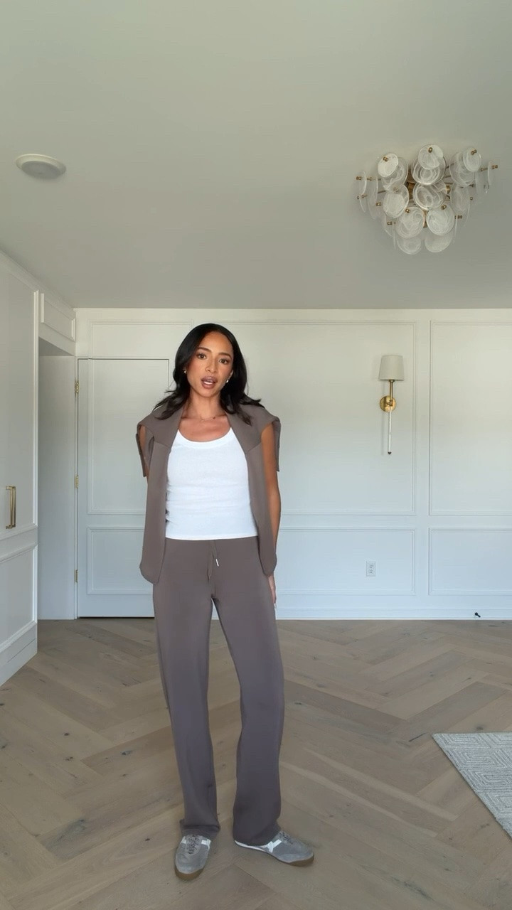 Use code NENAXSPANX to save 15% off your first spanx order!! This material is my favorite of all time for loungewear, travel and my go-to airport outfit! The straight leg pant is so flattering and still comfortable with a stretchy but compressive waistband - perfect for postpartum! Wearing size S tank, size S long sleeve top and size XS straight leg pant

Travel outfit

#LTKTravel #LTKSeasonal