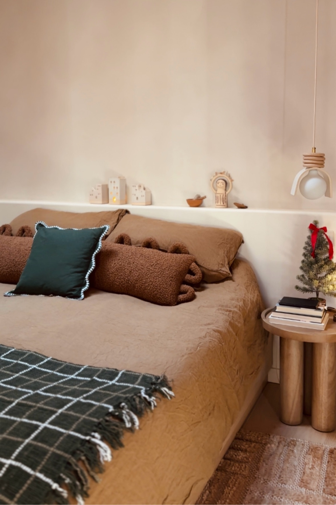 Cozy Christmas bedroom essentials 

#LTKHome #LTKHoliday