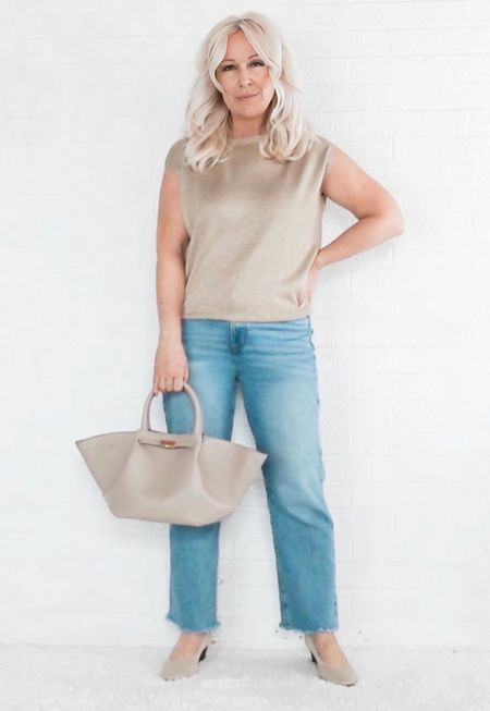 5 Ways to Style an Neutral Shell for Spring Outfits / Summer Outfits

Over 50 / Over 60 / Over 40 / Classic Style / Minimalist / Neutral Outfit / Coastal


#LTKStyleTip #LTKSeasonal #LTKOver40