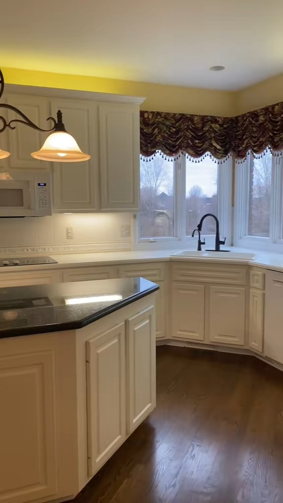 This kitchen came together exactly as I envisioned.👌🏻💫 The backsplash tile might be my favorite part! 😍

#kitchendesignideas #homeremodeling #kitchenmakeover #kitchenupgrade #homerenovation 

 #LTKHome